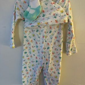 Newborn baby girl button up with hat and socks brand new!
